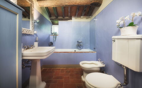 Villa Marraccini 8: Wall, Plumbing Fixture, Bathroom, Bathroom Sink, Sink, Tap, Flooring, Plumbing, Door, Toilet
