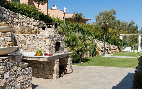 Villa Pietro 10: Garden, Shrub, Flowerpot, Landscaping, Flagstone, Shade, Resort, Backyard, Yard