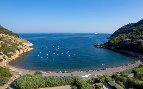 Villa Pietro 10: Water, Body Of Water, Coast, Coastal And Oceanic Landforms, Beach, Boat, Summer, Watercraft, Sea, Shore