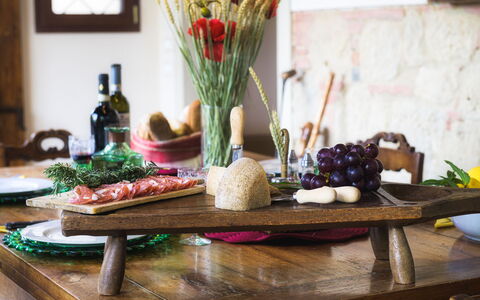 Il Fienile 4: Food, Produce, Tableware, Fruit, Ingredient, Table, Furniture, Natural Foods, Serveware