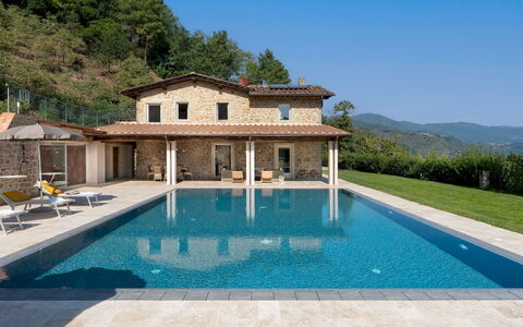 Villa Carlotta 8: Swimming Pool, Resort, House, Thermae, Eco Hotel, Home, Composite Material, Estate, Villa, Hacienda