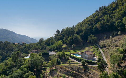 Villa Carlotta 8: Mountainous Landforms, Mountain, Hill, Highland, Landscape, Hill Station, Rural Area, Mountain Range, Valley, Slope