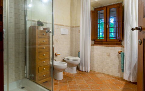 Podere Giardino 16+2: Plumbing Fixture, Flooring, Interior Design, Bathroom, Floor, Sink, Plumbing, Tap, Bathroom Sink, Home