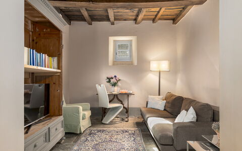 Villa la Rassinata 8: Furniture, Interior Design, Wall, Flooring, Wood, Room, Couch, Floor, Living Room, Ceiling