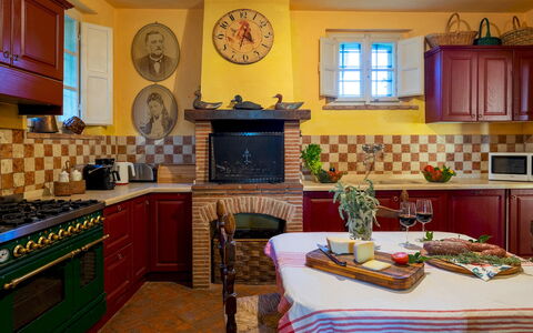 La Mandolata 12: Furniture, Kitchen, Interior Design, Flooring, Kitchen Appliance, Major Appliance, Kitchen Stove, Room, Lighting, Countertop