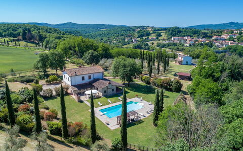 Casale la Splendida 10: Residential Area, Estate, Swimming Pool, Farmhouse, Cottage, Villa, Hacienda, Landscaping, Mansion, Eco Hotel