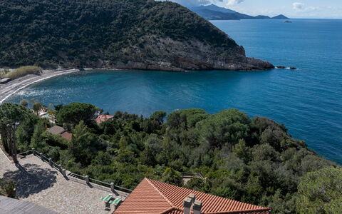 Villa Meraviglia 8: Water, Body Of Water, Coast, Coastal And Oceanic Landforms, Natural Landscape, Sea, Beach, Headland, Mountain, Promontory
