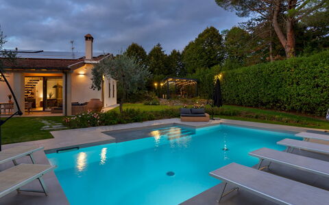 La Villanella 6: Swimming Pool, Water, Resort, Water Feature, Garden, Residential Area, Leisure, Backyard, Eco Hotel, Home