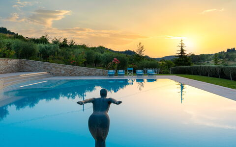 Podere Terranuova 10+2: Blue, Water, Swimming Pool, Leisure, Reflection, Resort, Resort Town, Eco Hotel, Reflecting Pool