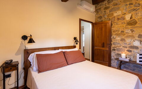 Podere San Lorenzo 12: Wall, Wood, Interior Design, Furniture, Bedroom, Ceiling, Flooring, Floor, Bed, Brown
