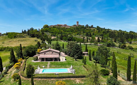 Podere San Lorenzo 12: Grass, House, Landscape, Estate, Home, Land Lot, Rural Area, Farmhouse, Cottage