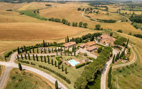 Casale Fienile 8: Plantation, Estate, Garden, Landscaping, Park, Mansion, Villa, Farmhouse, Hedge