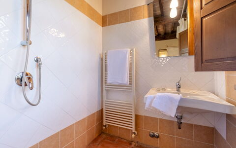 Casale Teatro 10: Flooring, Floor, Interior Design, Plumbing Fixture, Bathroom, Tap, Ceiling, Plumbing, Room, Sink