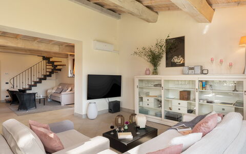 Casa da Sogno 12: Furniture, Interior Design, Couch, Flooring, Floor, Wood, Living Room, Room, Ceiling, Apartment