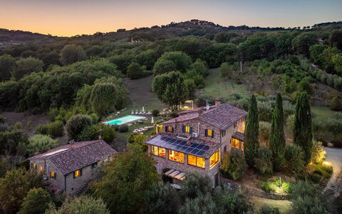 Casale delle Farfalle 12: Landscape, Estate, Cottage, Home, Rural Area, Farmhouse, Garden, Mansion, Landscaping, Villa