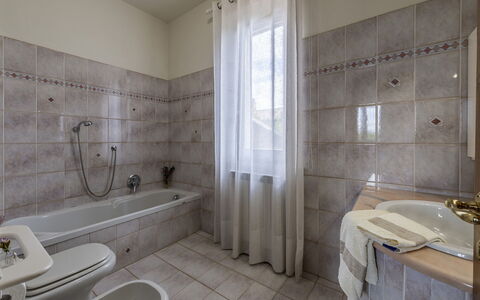 Podere Gellino 14: Flooring, Plumbing Fixture, Bathroom, Floor, Interior Design, Tap, Plumbing, Sink, Tile, Room