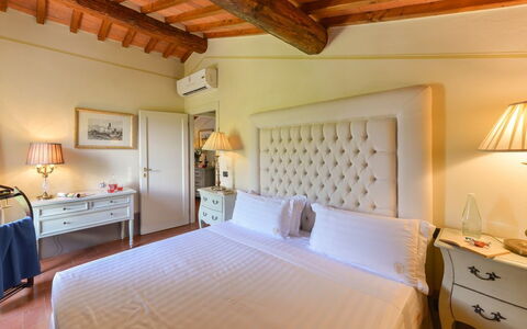 Villa Ginevra 12: Resort, Hotel, Villa, Swimming Pool, Resort Town, Lamp, Boutique Hotel, Houseplant