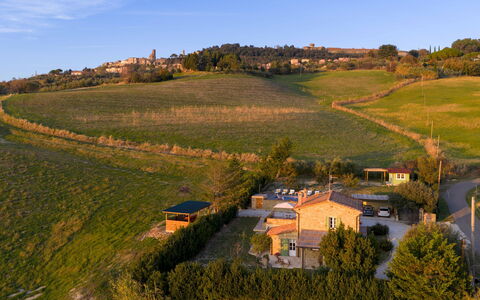 Villino Ariachiara 6: House, Rural Area, Landscape, Residential Area, Land Lot, Home, Roof, Plain, Cottage, Human Settlement