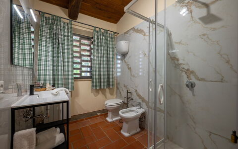 Sangiovese 14: Interior Design, Flooring, Wall, Floor, Plumbing Fixture, Furniture, Ceiling, Bathroom, Lighting, Room