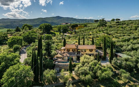 Colle Calzolaro 8: Shrub, Landscape, Estate, Landscaping, Chaparral, Mountain Village, Villa