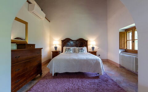 Villa Palazzolo 8: Furniture, Interior Design, Flooring, Bedroom, Bed, Floor, Drawer, Ceiling, Bed Sheet, Bed Frame