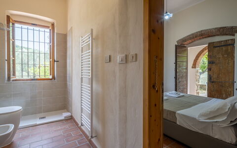 Casale le Lupe Apartments: Wall, Ceiling, Room, Brick, Wood Stain, Hardwood, Plaster