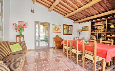 Accommodation:&nbsp;Montescalari 4