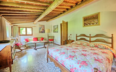 Accommodation:&nbsp;Montescalari 4