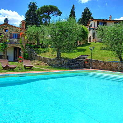 Villa Ulivi: Cloud, Water, Plant, Sky, Property, Building, Swimming Pool, Azure, Blue, Green