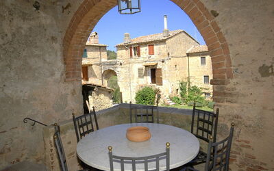 Accommodation:&nbsp;Castello Vittorio 3