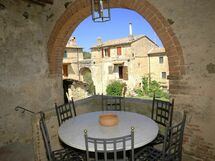 Accommodation:&nbsp;Castello Vittorio 4