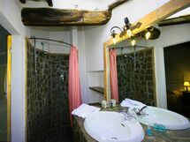 Accommodation:&nbsp;Castello Vittorio 5