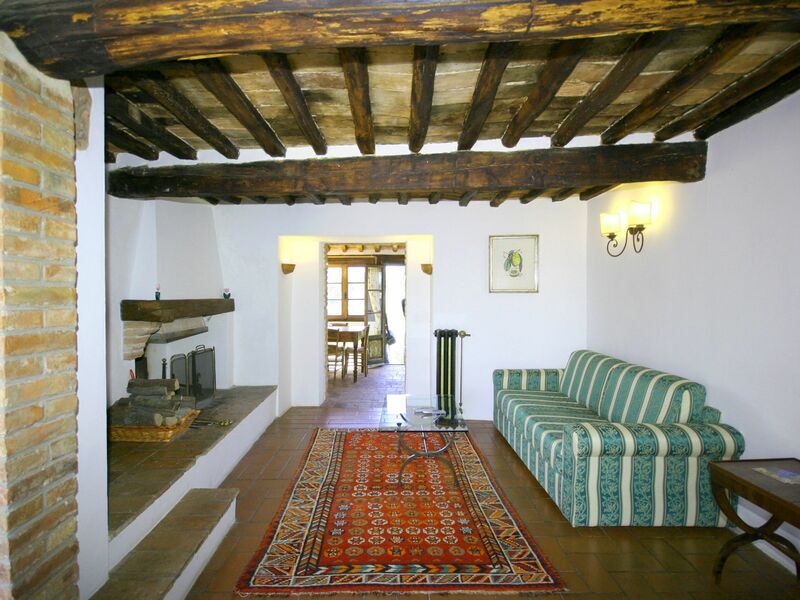 Accommodation:&nbsp;Castello Vittorio 5