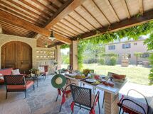 Accommodation:&nbsp;Montelopio 6