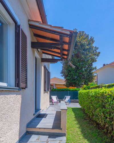 Francesca: Sky, Property, Plant, Building, Window, Blue, Shade, Urban Design, Tree