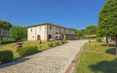Bucine 690: Plant, Sky, Property, Building, Tree, Road Surface, Land Lot, Grass, Landscape, House