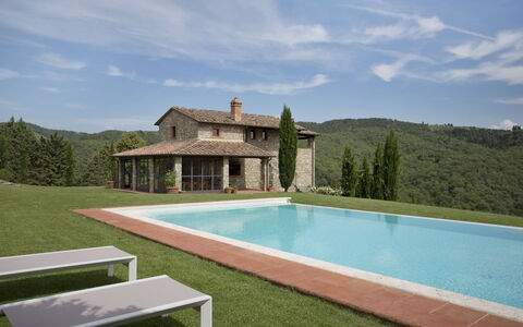 La Maccinaia 14: Property, Swimming Pool, House, Estate, Building, Home, Real Estate, Villa, Grass, Farmhouse