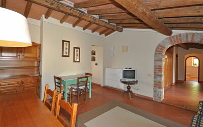 Accommodation:&nbsp;Upupa