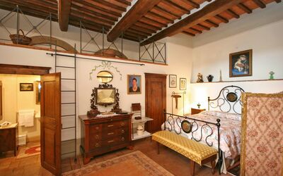 Santo Agostino Ortensia: Room, Property, Building, Interior Design, Ceiling, House, Furniture, Real Estate, Architecture, Home