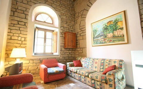 Accommodation:&nbsp;Cappella