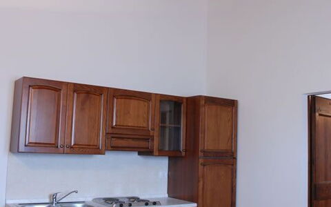 Accommodation:&nbsp;Ginestra