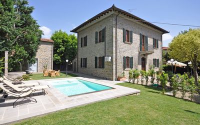 Primula - Camucia-Monsigliolo, Tuscany, Italy