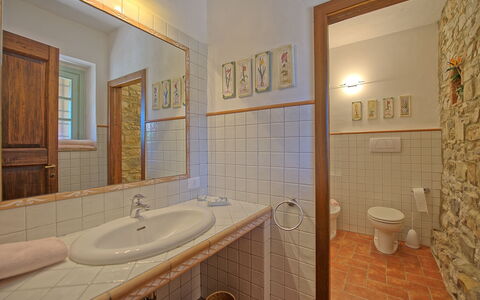 San Donato: Bathroom, Property, Room, Interior Design, Building, Real Estate, Wall, House, Tile, Floor