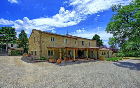 San Donato: Property, Sky, House, Home, Real Estate, Building, Town, Estate, Architecture, Rural Area