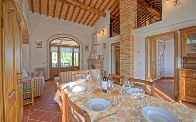 Accommodation:&nbsp;San Donnino 6