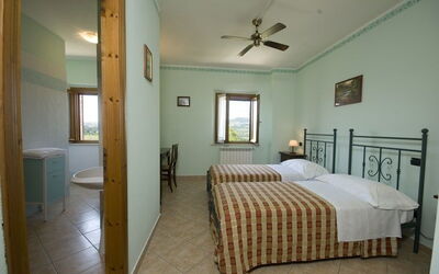 Accommodation:&nbsp;Massi c