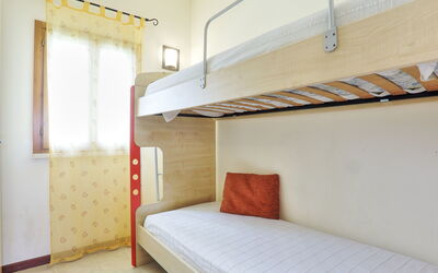Accommodation:&nbsp;A5 50.6