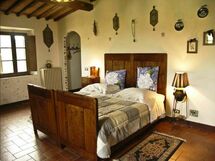 Accommodation:&nbsp;Costanza