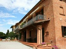 Accommodation:&nbsp;Il Pomo