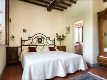 Accommodation:&nbsp;Poggio Falchi